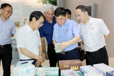 要聞 | 嘉興市委副書記、政法委書記帥燮瑯一行蒞臨景興紙業(yè)調(diào)研指導