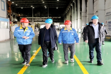 2024年 1月30日，浙江省經(jīng)信廳機關黨委二級巡視員孫自強蒞臨景興紙業(yè)開展歲末年初安全生產督導